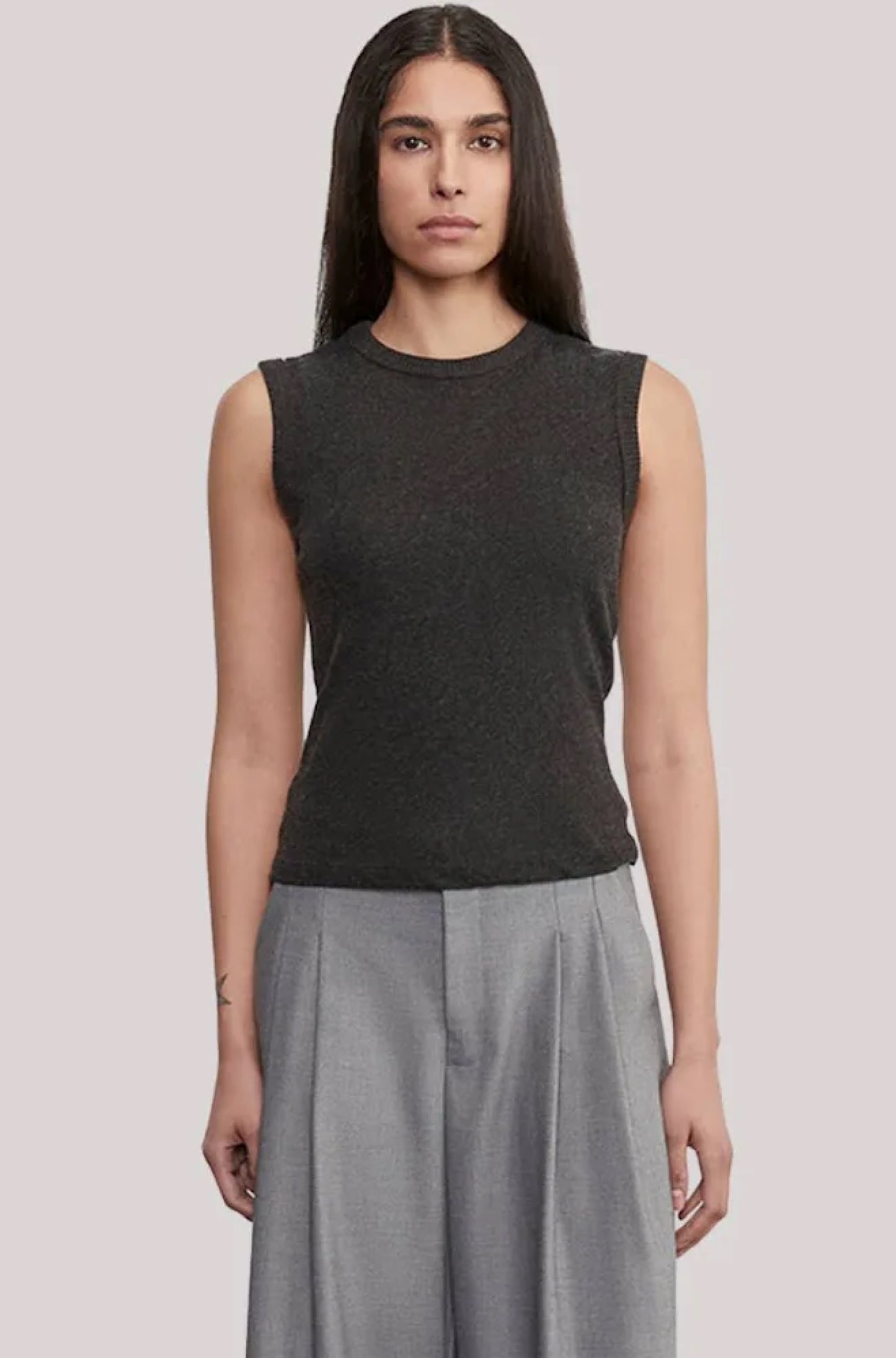 Cashmere New Classic Sleeveless Crew