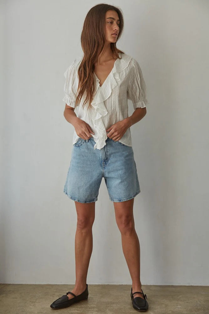 Woven Cotton Buttondown V-Neck Short Sleeve Top in White